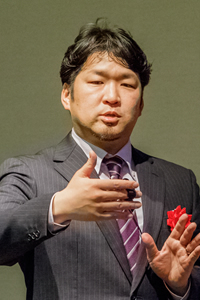 濟木基成氏